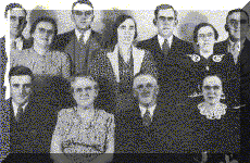 MarionHoagFamily1942.gif (40547 bytes)